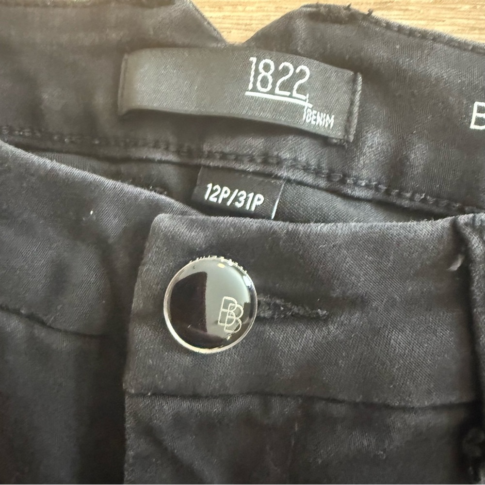 1822 Denim Women's Classic Black Wide Leg Jeans Size 12p/31 - Picture 4 of 8